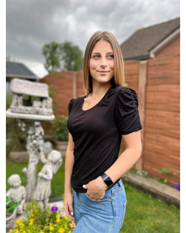 Tee-shirt nœud niveau poitrine